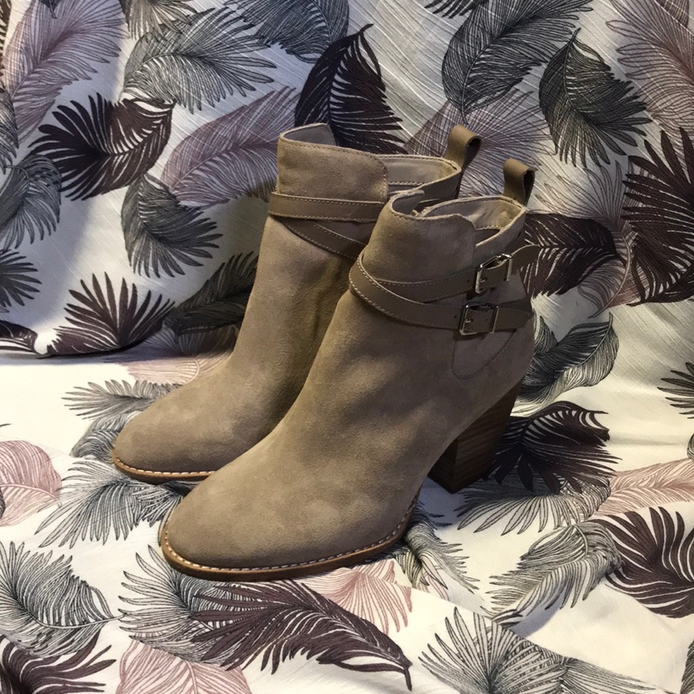 7.5 Alex Marie booties
